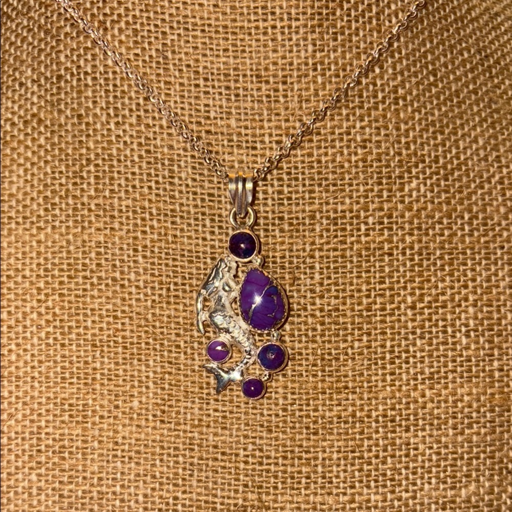 Elegant Silver and Purple Pendant Necklace